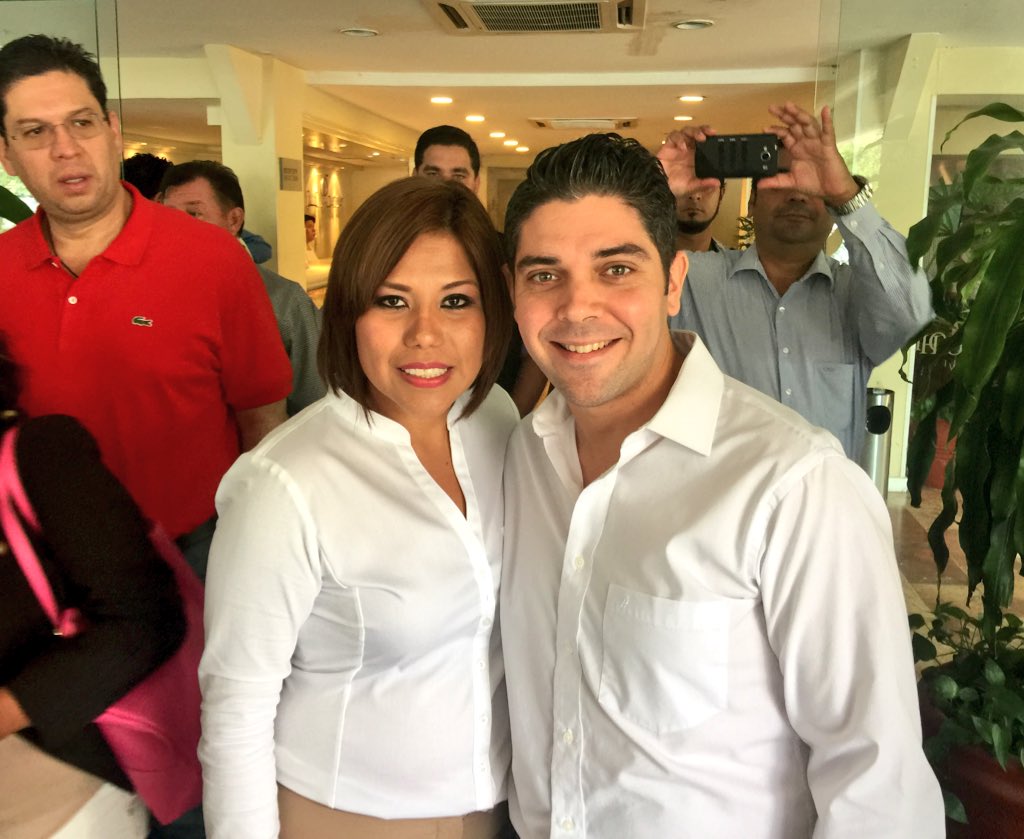 PacoCelorio's tweet photo. Respaldando a @LILIANAMADRIGAM en la firma de convenio contra la trata de personas en Centro. #CuentanConmigo https://t.co/zdD8lqQol7