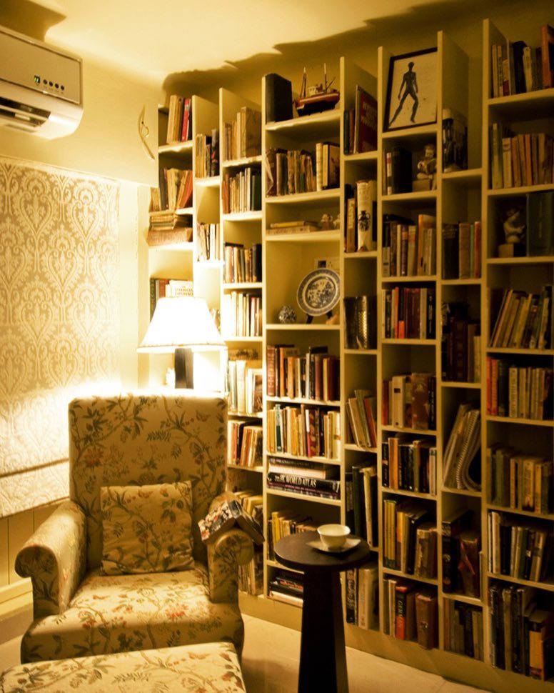 karandesaiinc's tweet image. Often I meet #2types of #people.

1 who look at this #library - #salivate &amp;amp; with #teary #e… ift.tt/1V46EjN