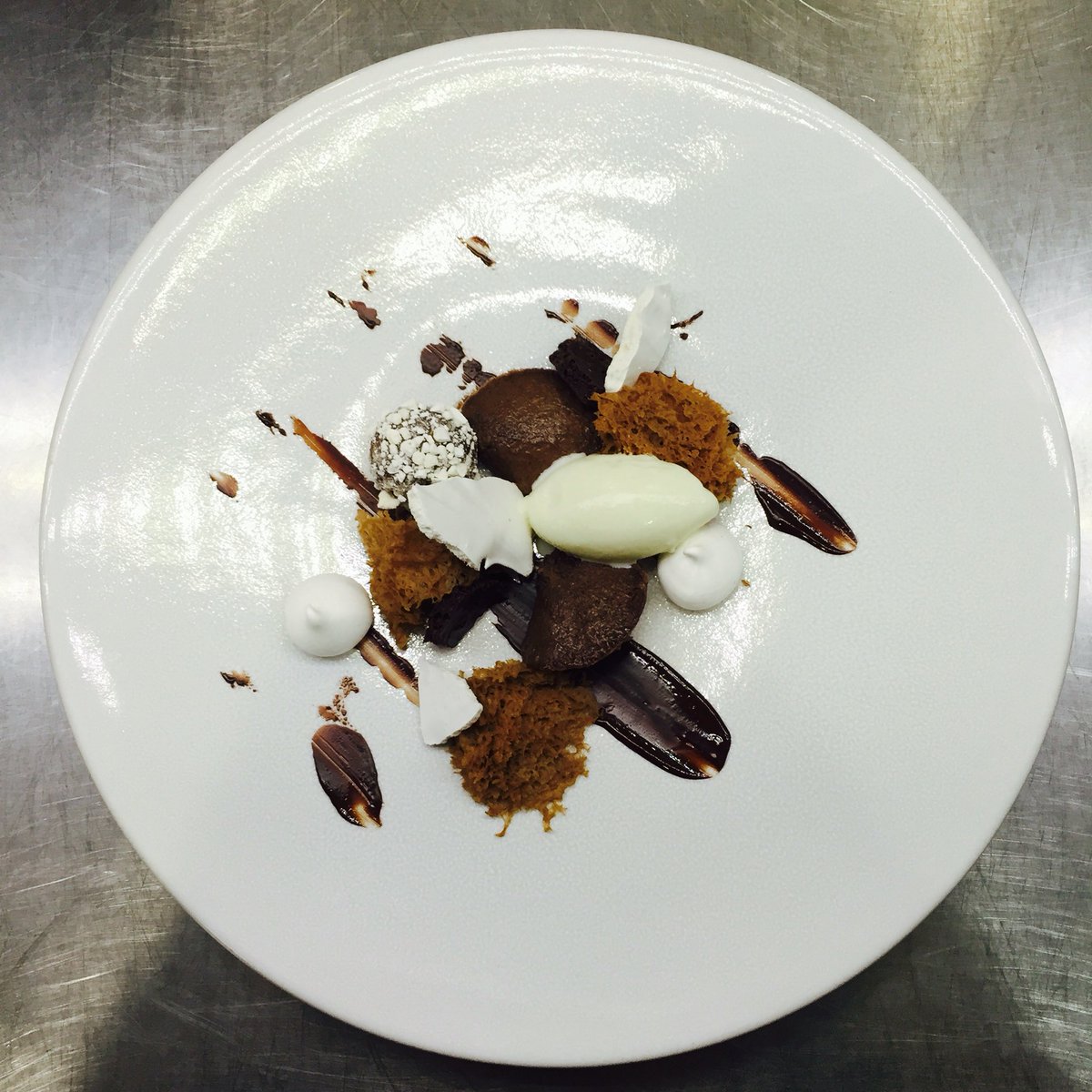 Friday 12th Valentines Dinner @ClubLounge39 @yourcanarywharf <a href="/Level39CW/">Level39</a> <a href="/Caterertweets/">The Caterer</a> 

2 tables of 2 available!