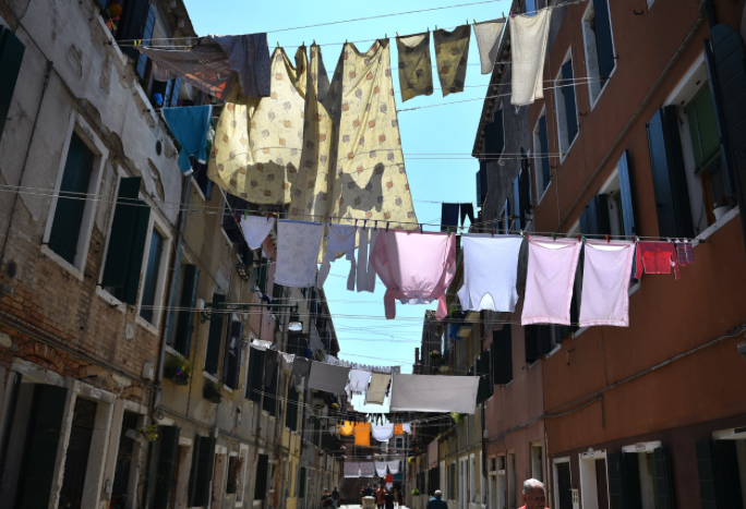 WomenintheWorld's tweet image. Woman in Italy to go on trial for not doing enough housework, faces up to 6 years in prison nyti.ms/1msOITL