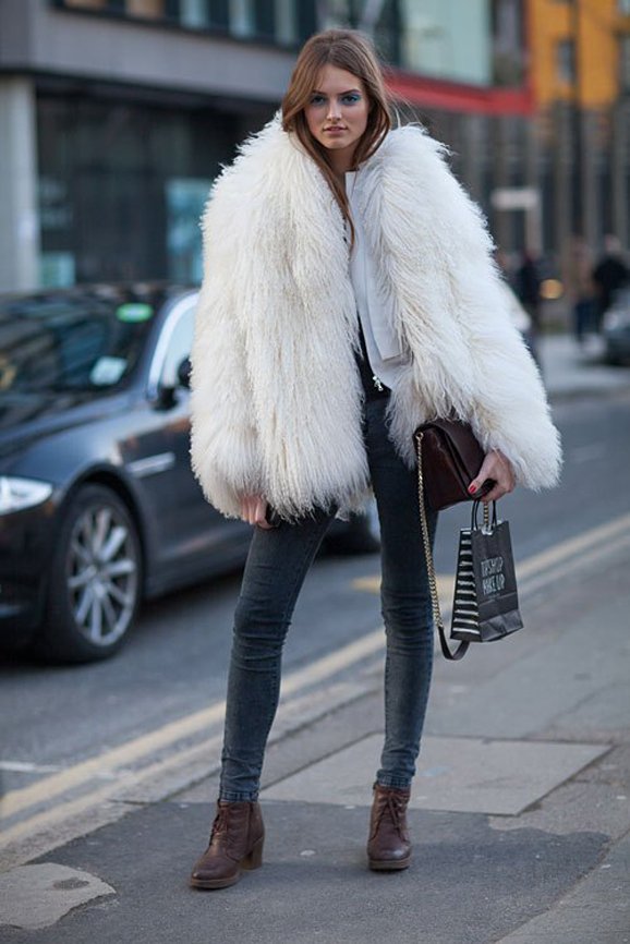 TulookApp's tweet photo. Cold weather getting you down? Check out these awesome tips for staying stylish in the cold! https://t.co/BeYy3sPD0p https://t.co/lP5U8ZJ81E