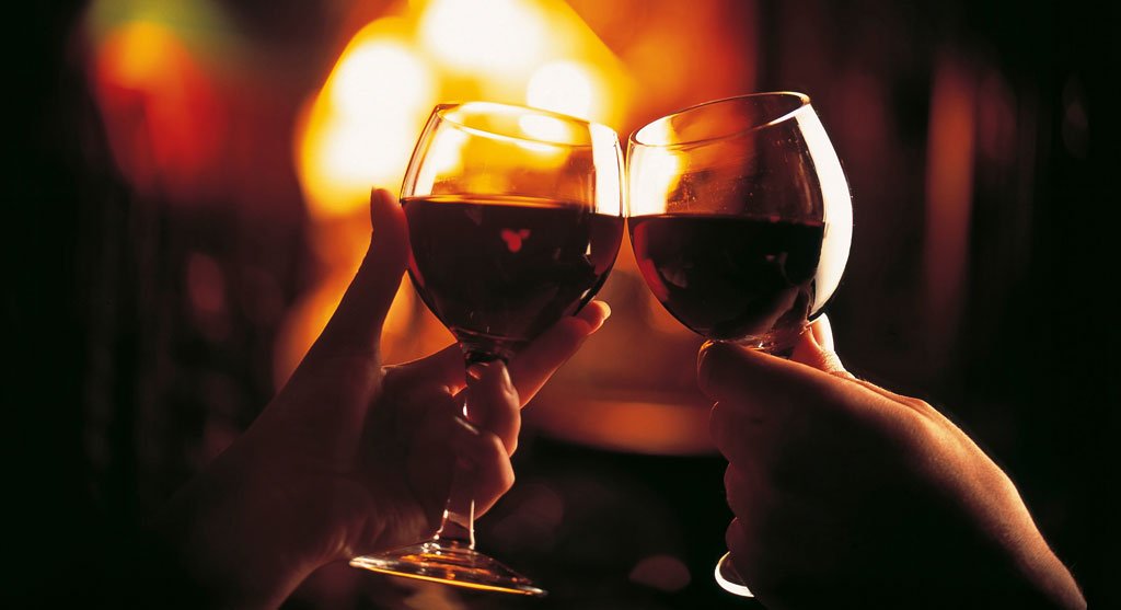 En #Iquique ... Este #14deFebrero Regala un #beso, un #libro y un buen #vino !!!