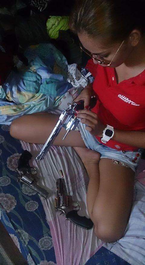 MidnightQueen03's tweet image. This v day. M just gonna load my guns.

#ALDUB30thWeeksary