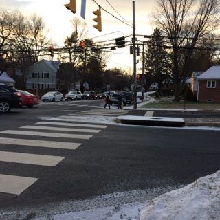 APSVaSchoolBd's tweet photo. Love our Crossing Guards! We appreciate U everyday! @APSsaferoutes @ArlingtonVaPD #APSSRTS #CocoaforCrossingGuards https://t.co/vpRrTvnevW
