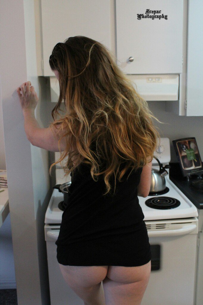 Icepacphoto's tweet image. #humpday #cheekycook @FWmodels @modelupmag @ModelzView @m_mayhem @BIZSUMAGAZINE @FORGUYSMAG @GreatAssDaily