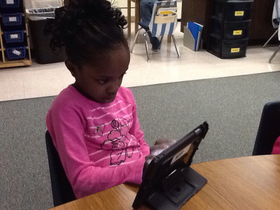 HESKaufman's tweet image. Building teen numbers plus one #mathgroup