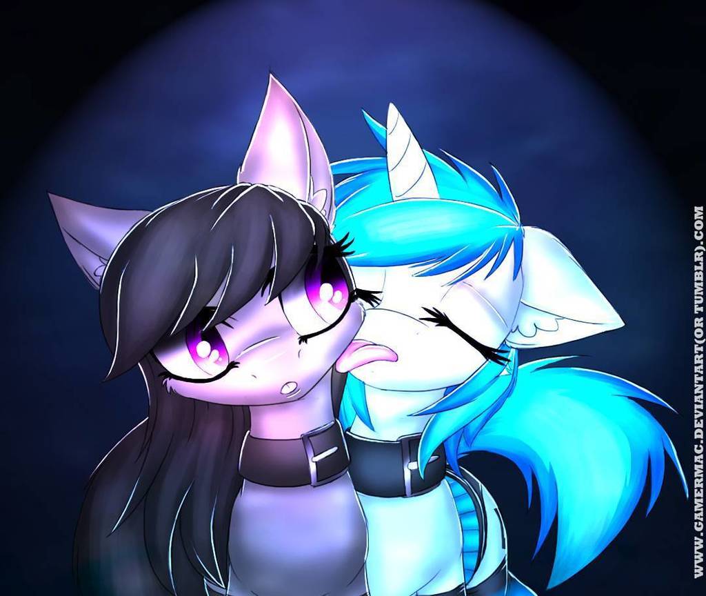 TwiFanClub's tweet photo. Kinky metal ponies β€ #octavia #octaviamelody #vinylscratch #djpon3 #scratchtavia #taviscratch #metal #music #pony #β¦ https://t.co/yZD0fKtEi5