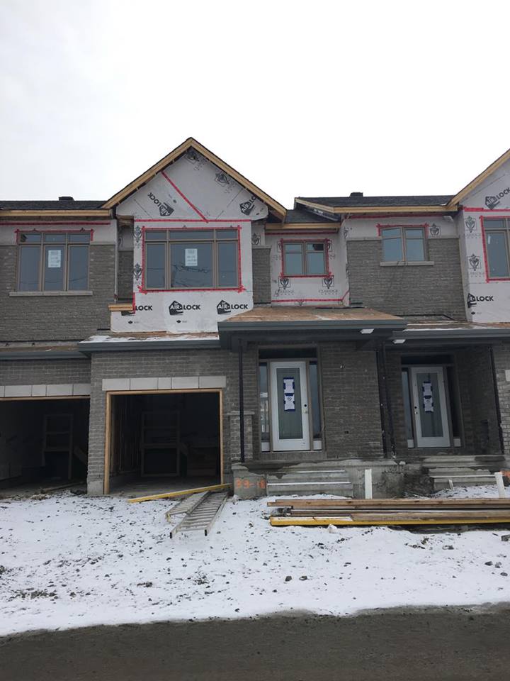 ClaridgeBWT's tweet photo. Brick in the colour "Princeton" has just recently been installed on Block 33. Next up - Siding! 
#Progress #Kanata https://t.co/OYLCD8M86Q