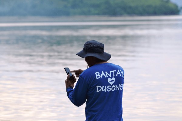 edie_kramer's tweet photo. #IoT helping Filipino fisherman to save sea mammals https://t.co/m6TQT8nbl3 https://t.co/6vjRViiSH9