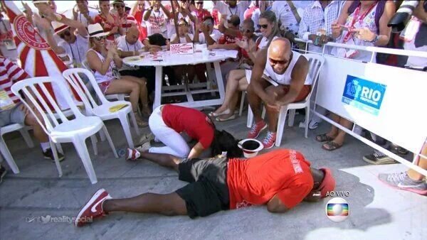 DrHouse_FLA's tweet photo. Chegou a proposta da China pelo Márcio Araújo!!!! https://t.co/PI6vNl79sn