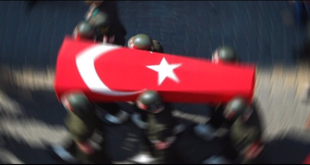 ŞEHİDİMİZ VAR AFYONKARAHİSAR!
Evciler Gökçek'ten J.Uz.Çvş.Osman Öz Sur'da şehit düştü
TÜRK MİLLETİNİN BAŞI SAĞ OLSUN