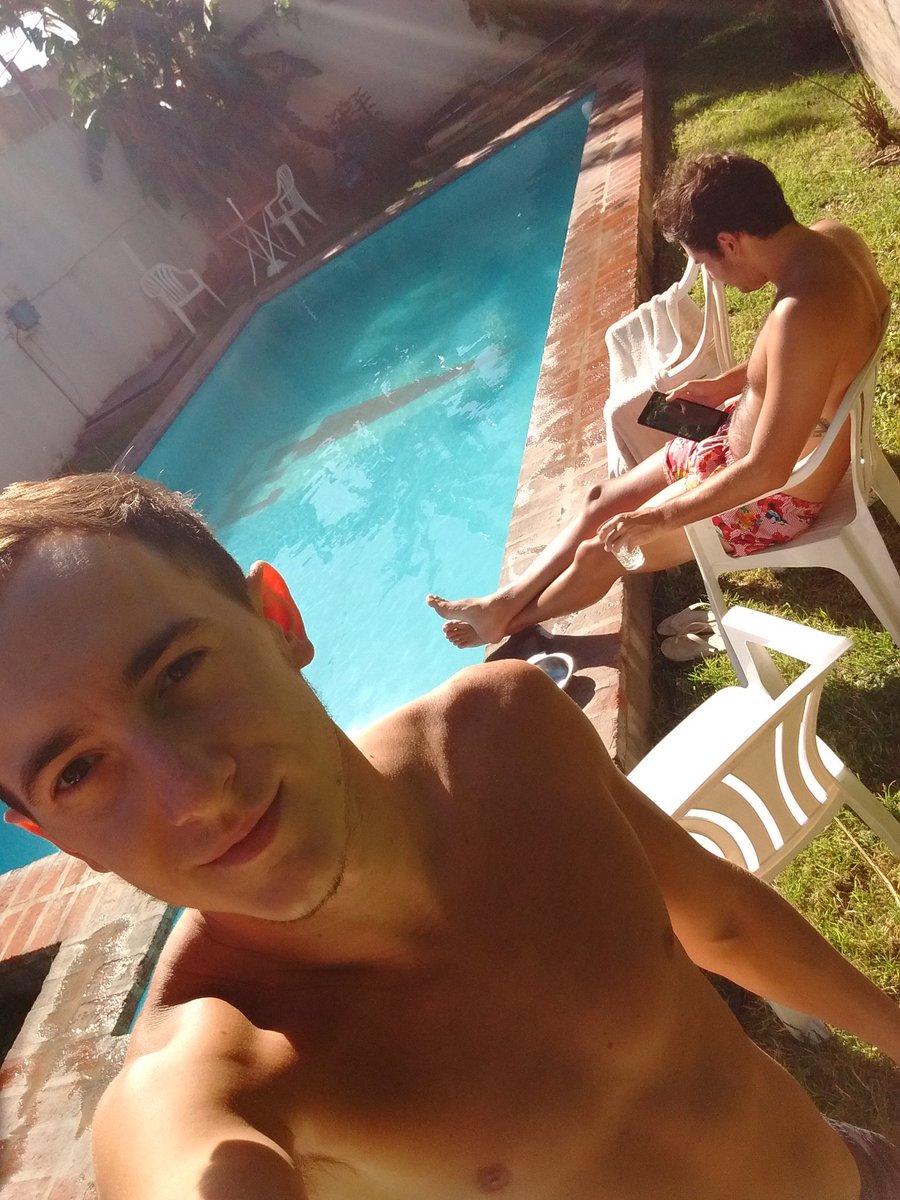 Salvando veranos since 1998 🏊🏻🏊🏻🏊 <a href="/andrescausa/">#AtentosPinchas</a>