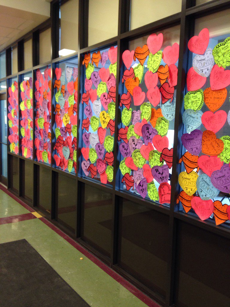 KnappLKWDHealth's tweet photo. Love is Respect! @Ranger_360 @LkwdHarding @lovedoesntshove @LkwdSchools https://t.co/oo7wryq4XL