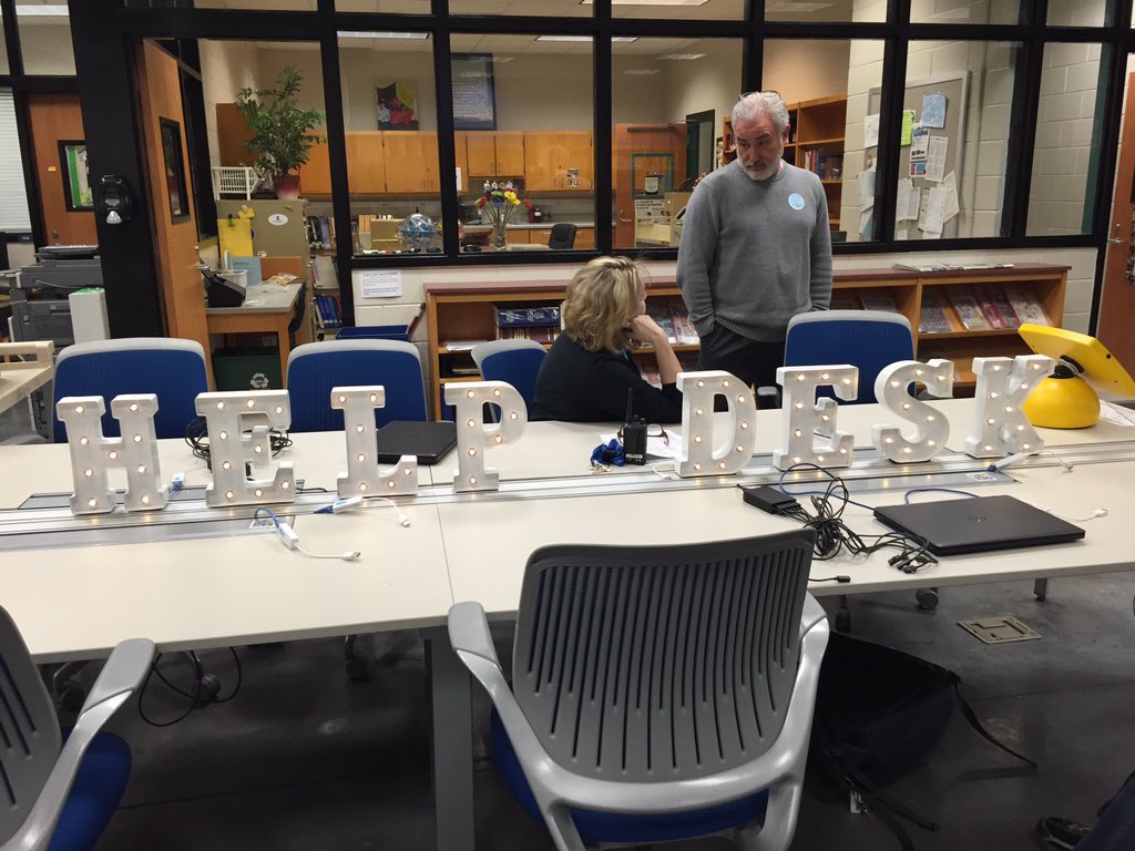 FarahsTechTips's tweet photo. FCS network rocks and has best IT staff ever! 5200 devices deployed in 3 days @ITDIV_FCS https://t.co/iUv9RklC2h