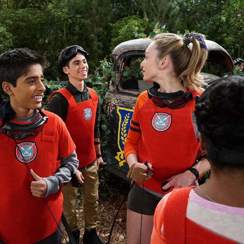 DisneyBrandTVPR's tweet photo. #LukeisBack together with his Ross clan 2/12 on #BUNKD on #DisneyChannel https://t.co/n4Xp4sCUwq