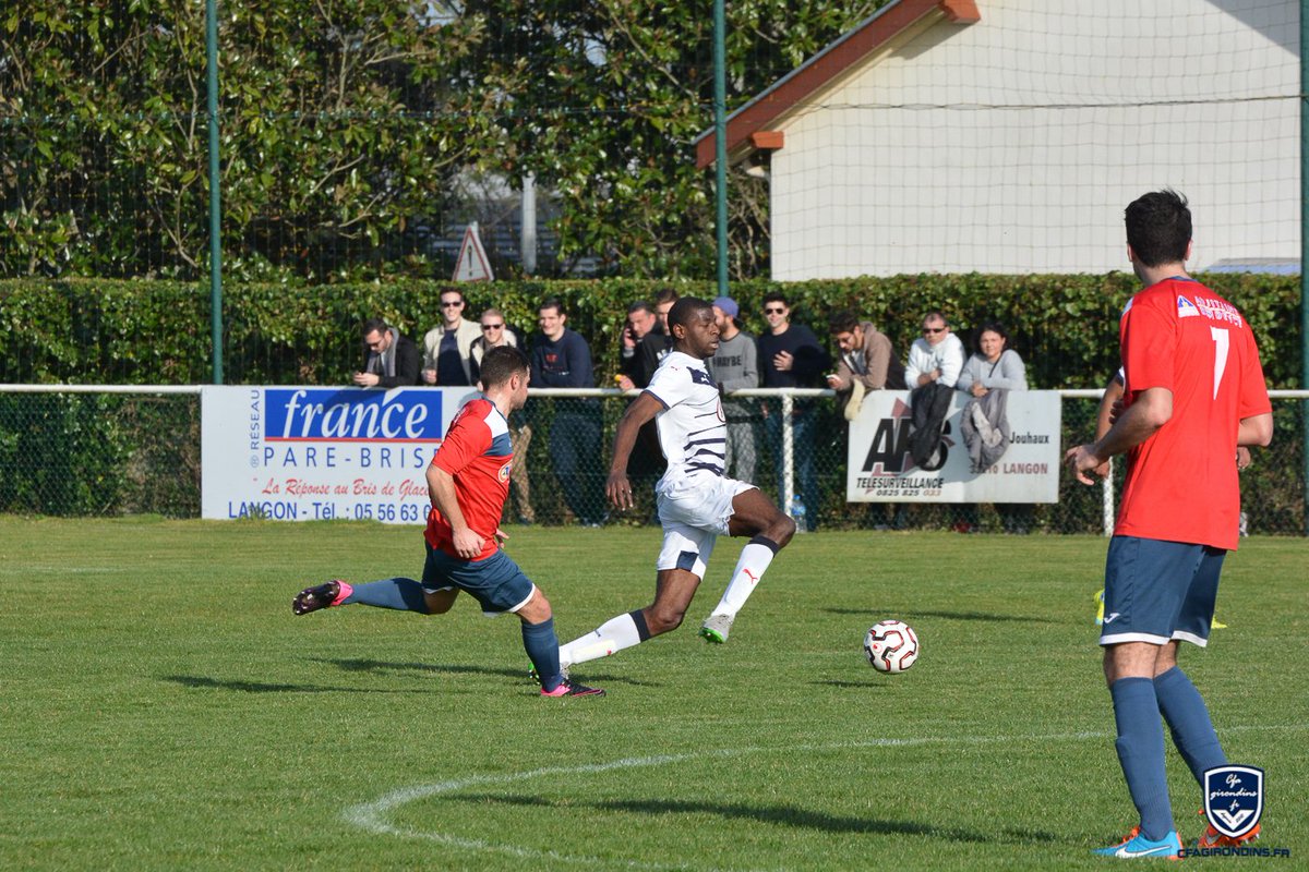 formationfcgb's tweet photo. Bon anniversaire à Albert Makoubé, milieu de terrain de la réserve qui fête ses 21 ans ! #Girondins @Makoubzz https://t.co/ecBuTuw5RI