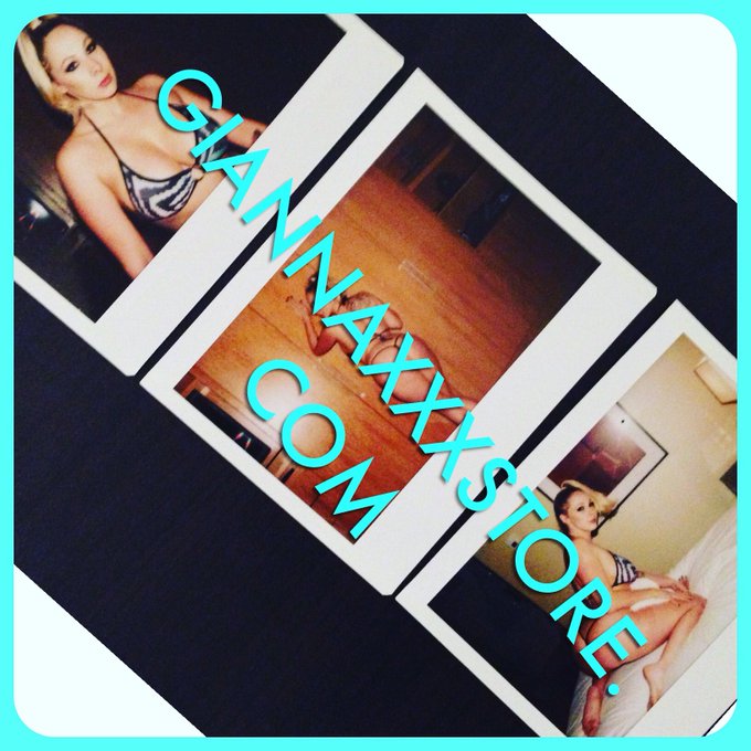 New merch on https://t.co/W1FySPM6mj check it out https://t.co/JciHsk6iGH