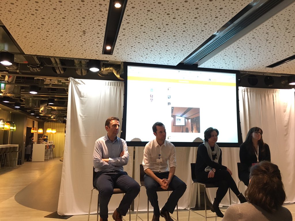 SiobhanEDU's tweet photo. Panel Q&A with @sgpdst @joeboating @iscoil and @ClaireyCS #learntechlabs #edchatie https://t.co/hJOnw2bODg
