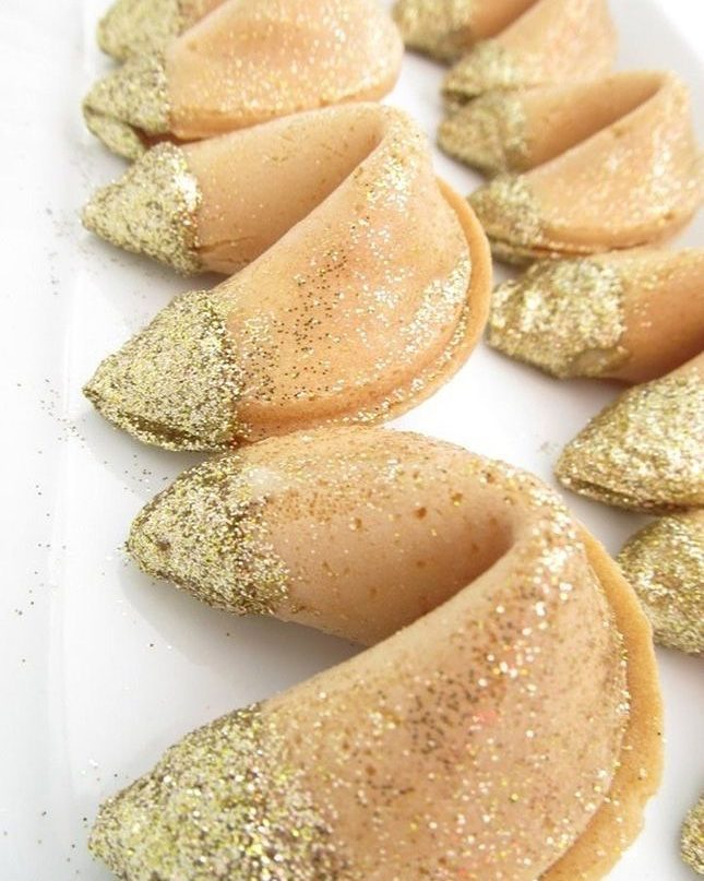 NVLinens's tweet image. Gung hay fat choy! Happy Chinese new year! These pretty gold fortune cookies remind us of … bit.ly/1mt7k6m