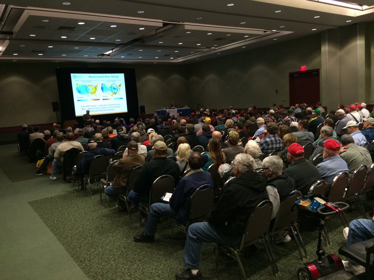 dtnpf's tweet photo. Great crowd at #DTNPF's Market & Weather Strategies presentation #NFMS2016 Bryce & Darin are back 02/11 @ 8:30 am https://t.co/cxCtwQSofT