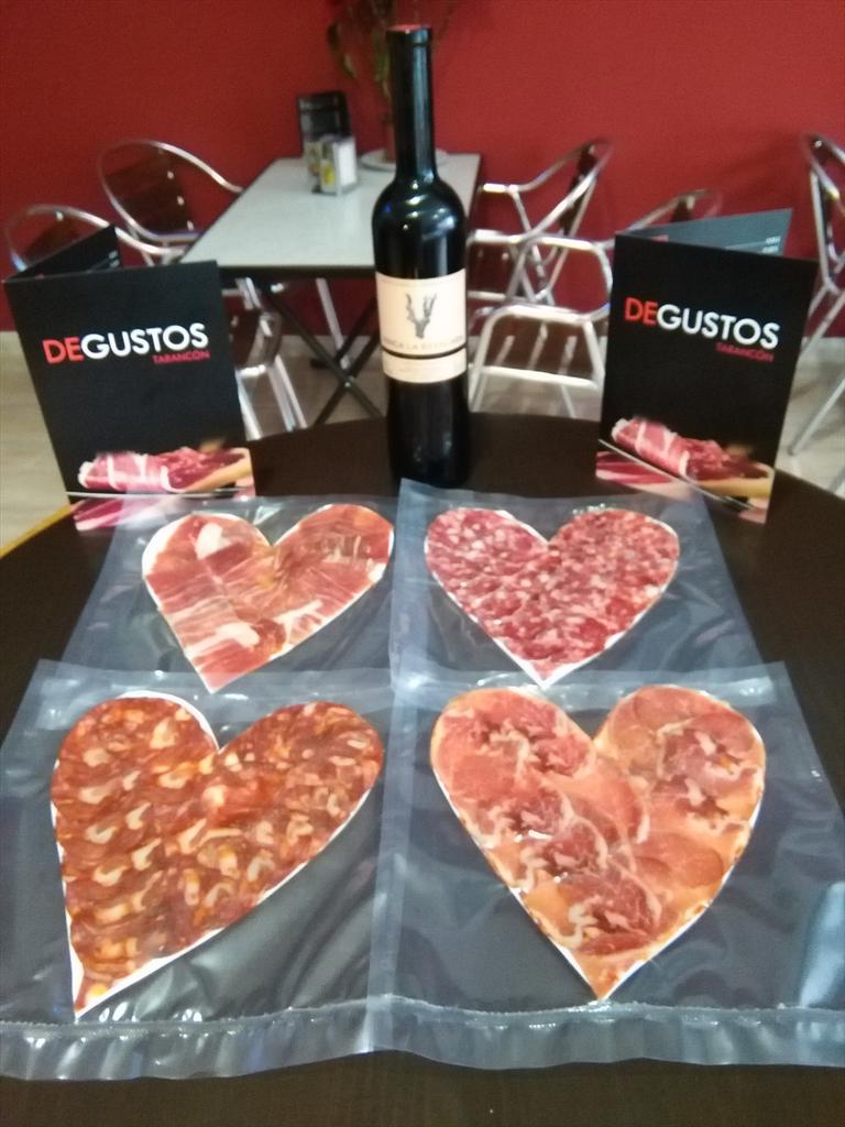 SoleraFrancisco's tweet photo. San valentin en degustos,corazones ibericos y vino finca la estacada el regalo perfecto. https://t.co/PfB5pDxPbU