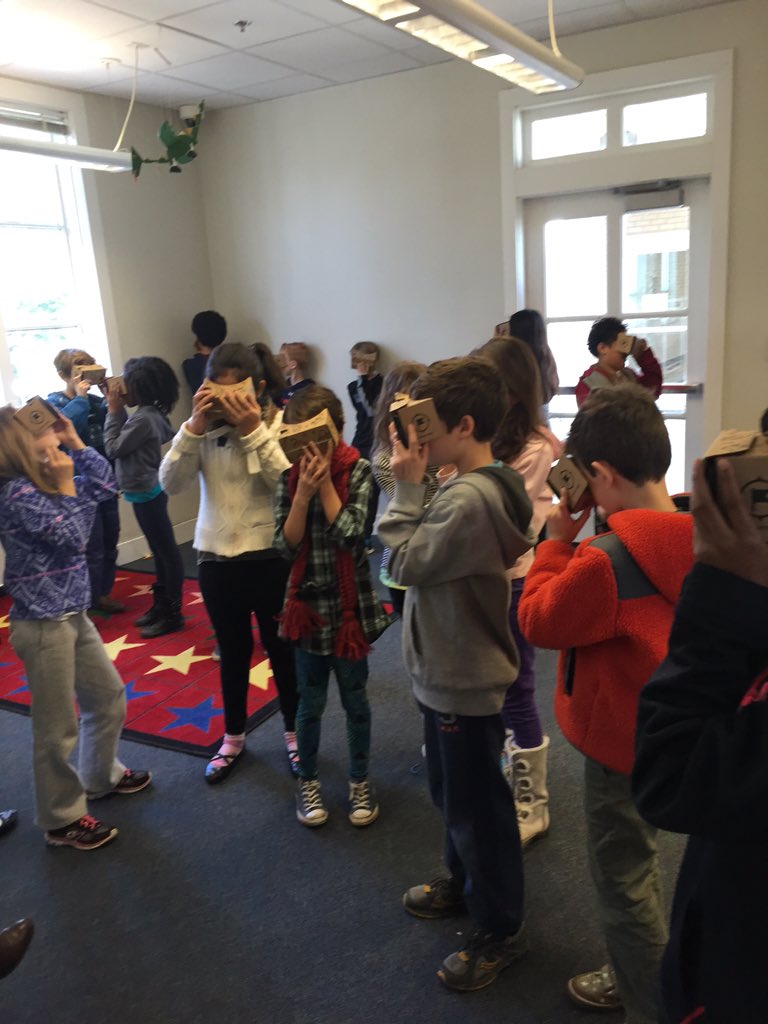 kestanfield's tweet photo. @hsouth_teacher @SPARKpto #TheMoon ! @APSInstructTech @apsupdate @ATLsuper @googleforedu #3rdPd 🌖🌙 https://t.co/m6971yFq1j