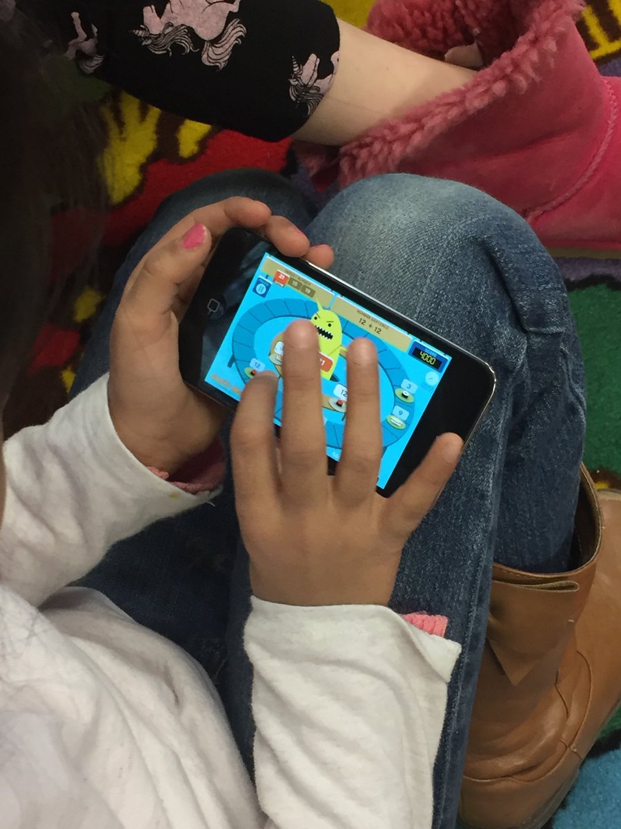 kestanfield's tweet photo. #TechTakeOver this morning @MaryLinRockets #MsHoward #MsGosha fractions & multiplication @APSInstructTech #apsupdate https://t.co/3p0NYyjgKF