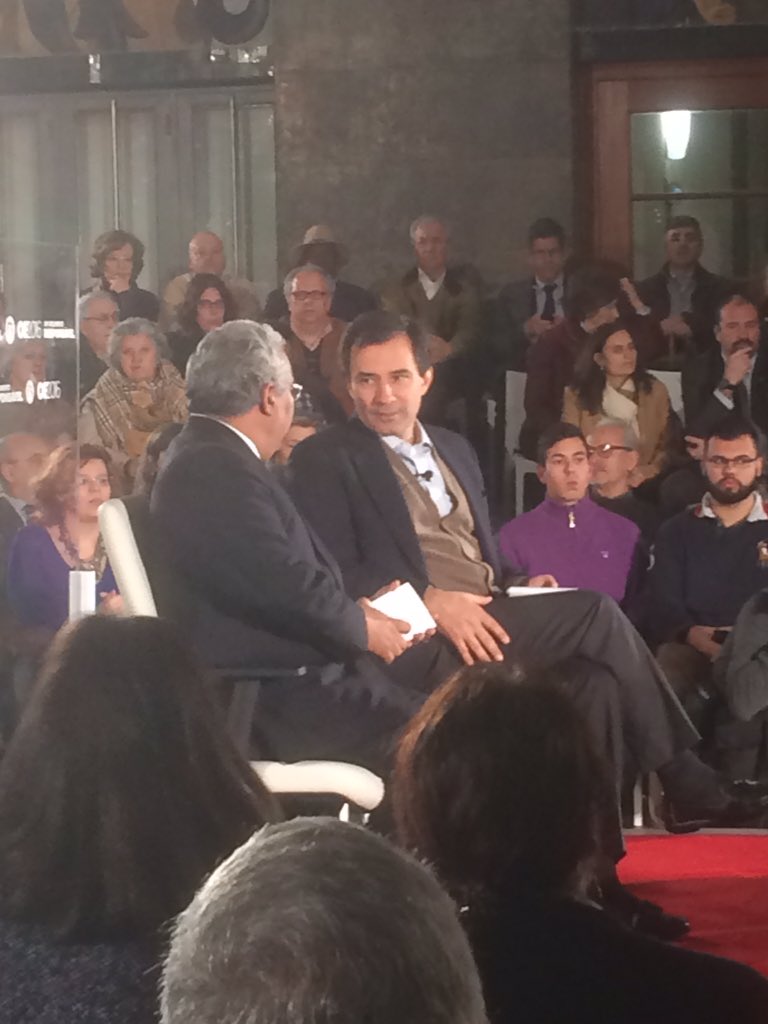 ps_faul's tweet photo. Tem início a sessão de esclarecimento do OE2016 - Um Orçamento Responsável https://t.co/OmGHbSMSng