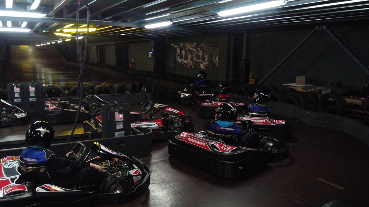 6thFarnScouts's tweet photo. A great night go karting. Well done everyone for racing so well. #Modernscouting at its best https://t.co/MLIqa07Wkx