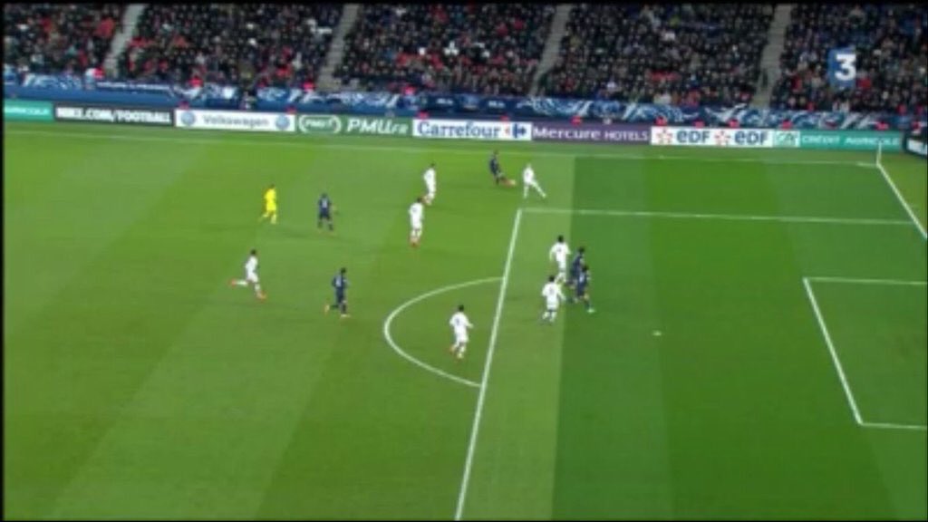 FabLeveque's tweet photo. Après la Coupe de la Ligue, la Coupe de France... Ça commence à faire beaucoup pour les Lyonnais, non ? #arbitrage https://t.co/GSGw1tbyPh