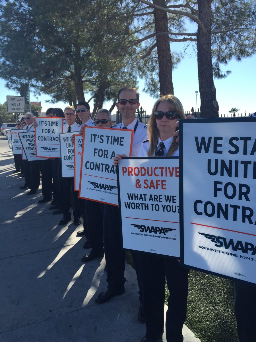 swapapilots's tweet photo. Among the hundreds of Pilots who have shown up at the #LASpicket. #SWAPAunity https://t.co/zHD2uRGfEU
