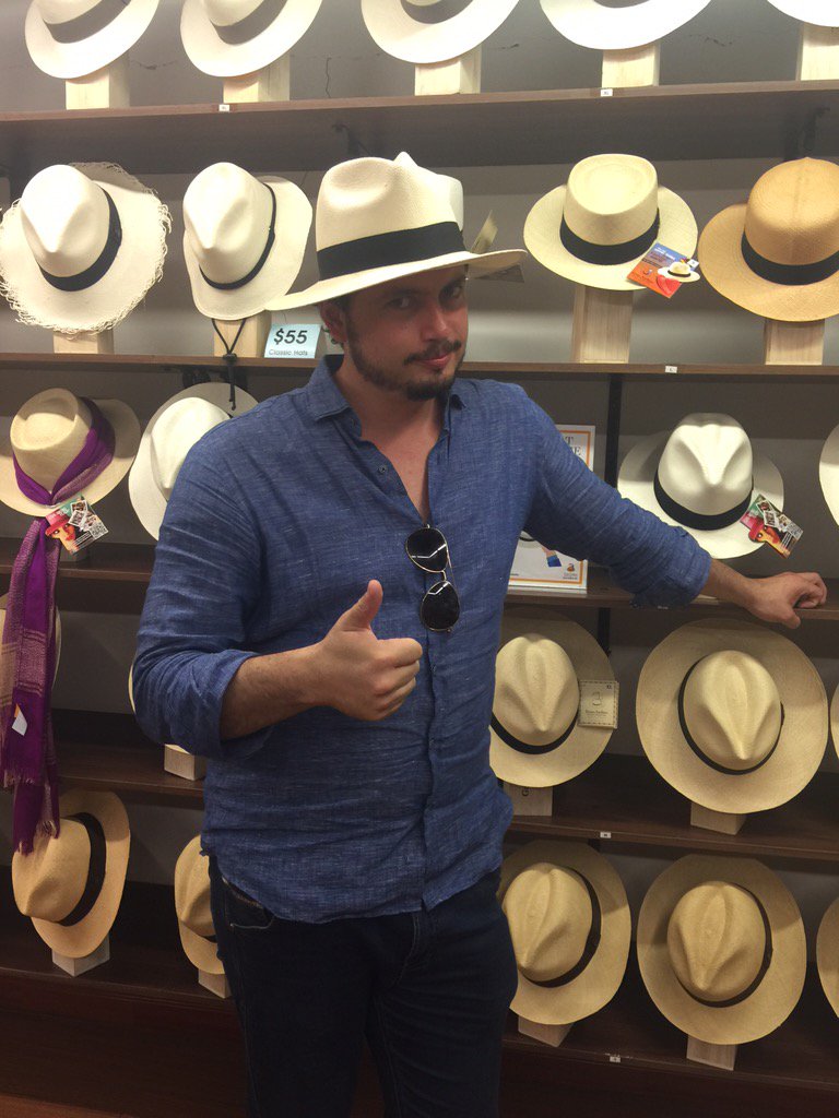 faustominoz's tweet photo. Gracias por esta fineza ecuatoriana!!
@EcuaAndinoHats 
#Exportación https://t.co/QDeeiZYugf