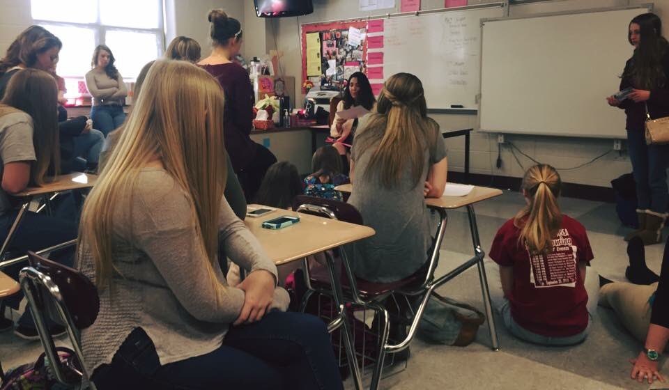 pgaminiTHON's tweet photo. Student Council learning how to make Pine Grove's Mini THON the best it can be! https://t.co/x1HBew2mc0