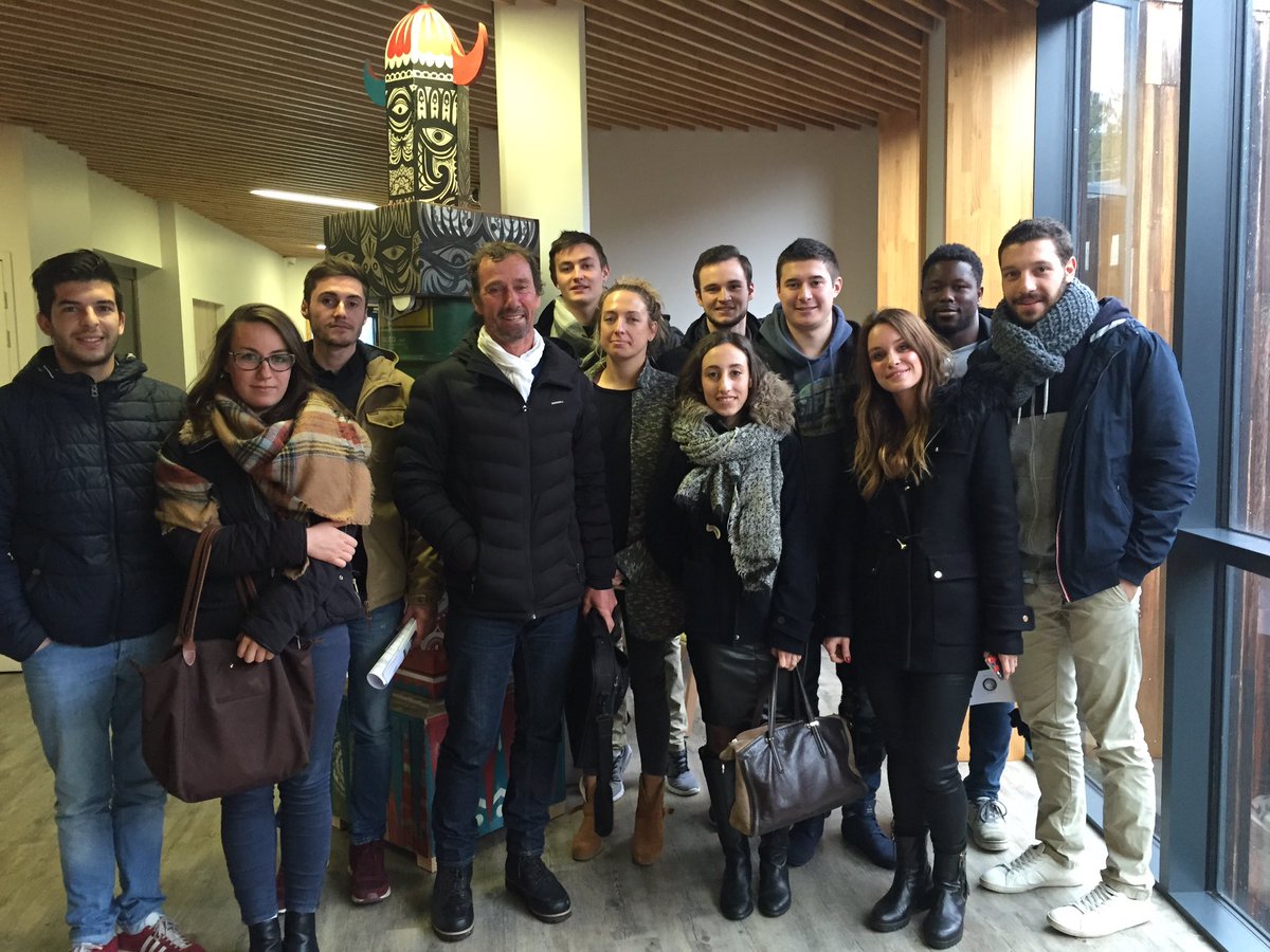 audreyleger33's tweet photo. Journée à Biarritz avec les étudiants B3 Option Évent, mission recommandations du Flocon a la Vague accompli. https://t.co/f2aWVYxzYM