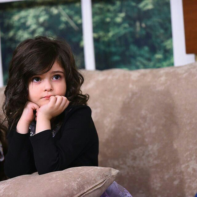 alkaabe_r's tweet photo. ⇘
–

آبتسـم دآئــممآ ولتڪن لڪ روححـآ مرححةة ☺
 لُآ تبـآلي بآلأخريـن ڪنْ سعيـدآ لرآححتڪ ❤ https://t.co/WYdf6mP5PG