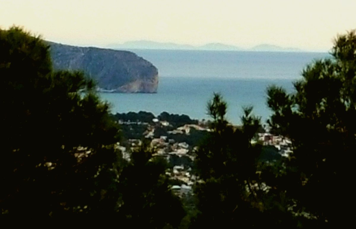 hhbackaert's tweet photo. Preciosa vista #OltaMar#Calp #Calpe #Ibiza al horizonte #CalpeQuéBonitoEres! @etomast @CabreraCalp @Miguelangelmart https://t.co/SSjSOEdKaN