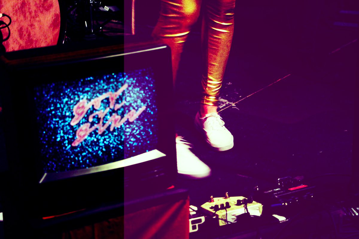 \\ ' h e a r t s  &amp;  f l o w e r s ' \\ our new record is available now! itunes.apple.com/album/id107085…