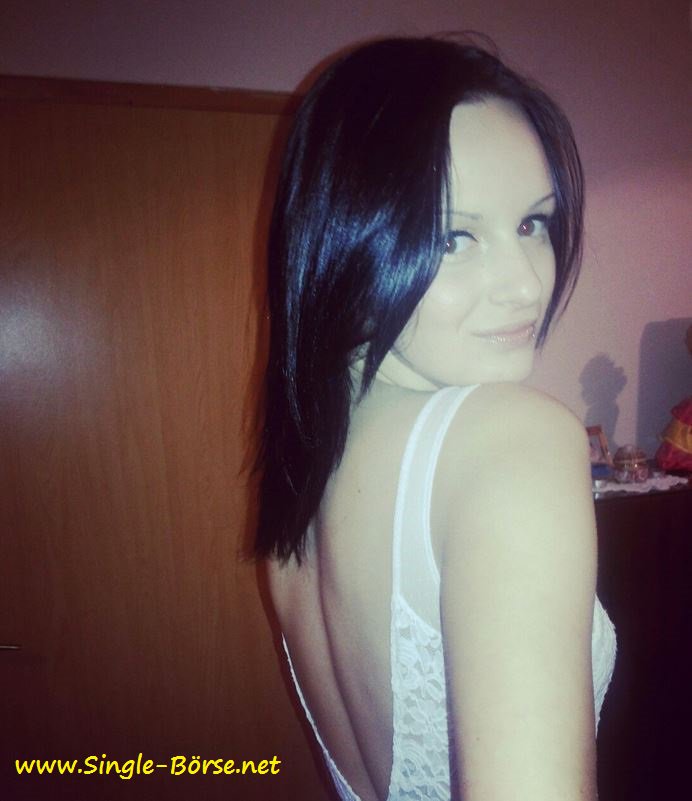 Singles_Treffen's tweet photo. Ramona, 21 Jahre aus Berlin. Hier kannst du Ramona treffen: https://t.co/RJy3vKNH2e  #Date #Sex #Single #Berlin https://t.co/cczp4yHPl8