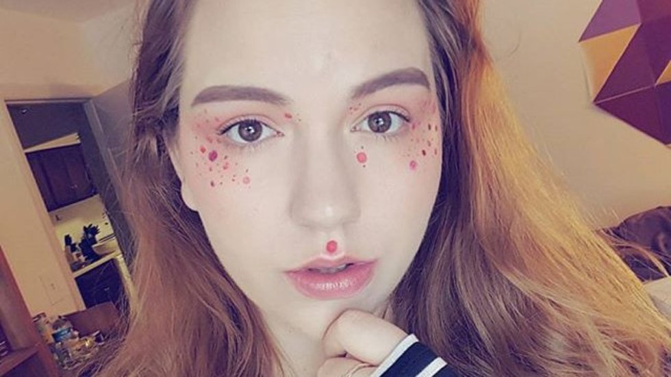 001skincare's tweet photo. Would you do the #RainbowFreckles trend?
Via @StylistMagazine https://t.co/1hBBo6Pbfa #MakeUpArtist #beauty https://t.co/I7F3iOrkAN