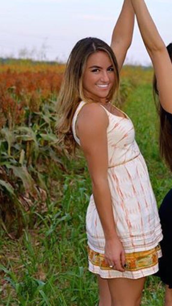 memphis_hottest's tweet photo. STARTIN OFF HOT WITH YET AGAIN A PHI MU!! O DAMN I WOULDVE BROUGT IN THE NEY YEAR RIGHT WITH HER! WOOO 😂😜😍😘 https://t.co/R4KQV2ylE1