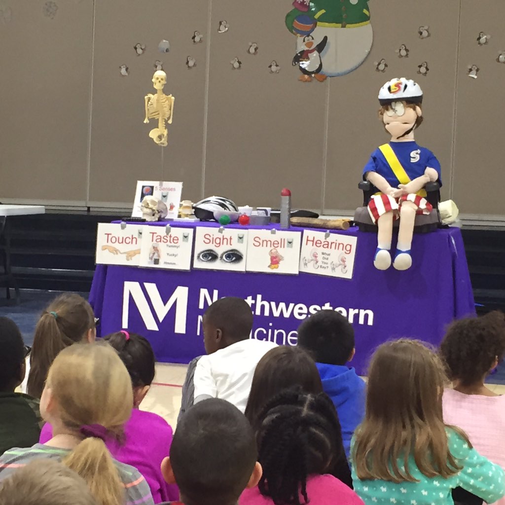 erboesso's tweet photo. Thank you to Northwestern Medicine for teaching our students about helmet safety! https://t.co/YsEOpNvyNU