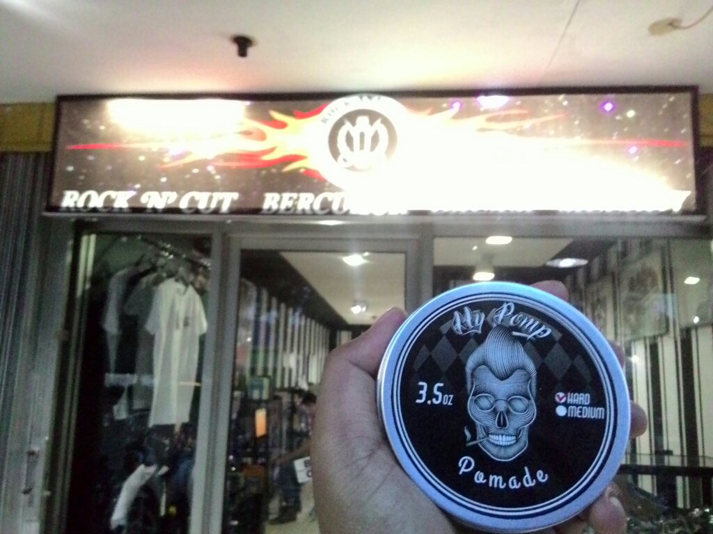 my_pomp's tweet photo. MY POMP pomade available juga di Rock N Cut BarberShop https://t.co/Wahjv3BZPi