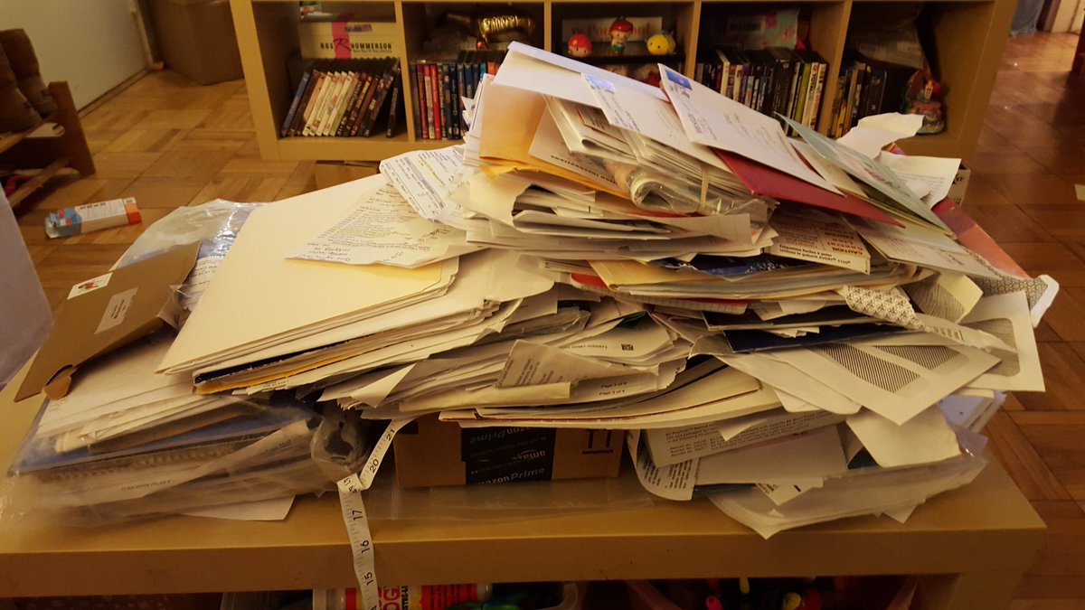 jess_jacobs's tweet photo. This is what a year's worth of medical bills looks like. Where's the #HealthIT/#RCM? #ptexperience #MDbilling https://t.co/bv7pEmDGlZ