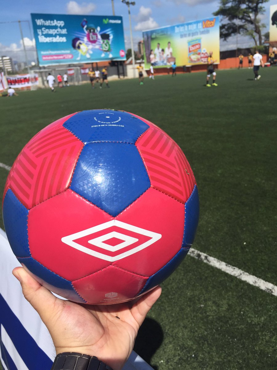 ronaldgalvez_'s tweet photo. Los balones que están usando hoy son los mismitos que usamos en la #CopaDerby 😎 https://t.co/kHJURFfoEy