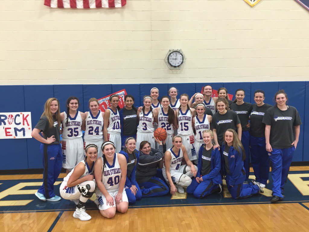 LadyStreaks's tweet photo. What a game Lady Streaks! Great win over Copley on Senior Night! https://t.co/TRdgQOI3YK