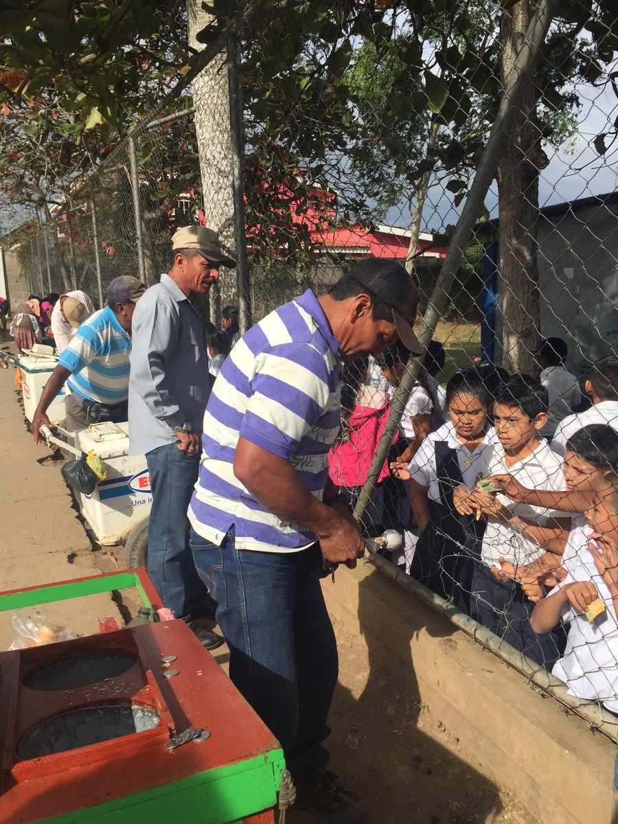 Verkooppunten dicht bij school niet alleen bij ons onderwerp van gesprek.