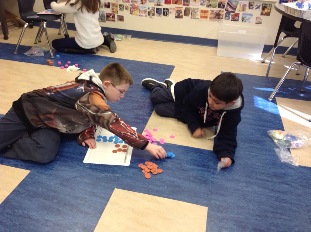 alliestaj's tweet photo. Hands on approach to learning about decimals and regrouping. #d83shine #roypride #roy4th #royschoolbulls https://t.co/ctNypQEdLB