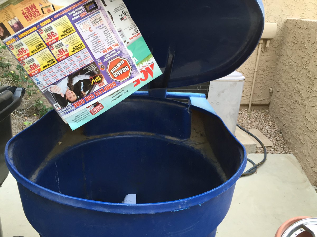 brennaluvsSOS's tweet photo. Just doing my part #recycle #sos110 #productplacement #notanadd #junkmail https://t.co/0XhFak0Avx