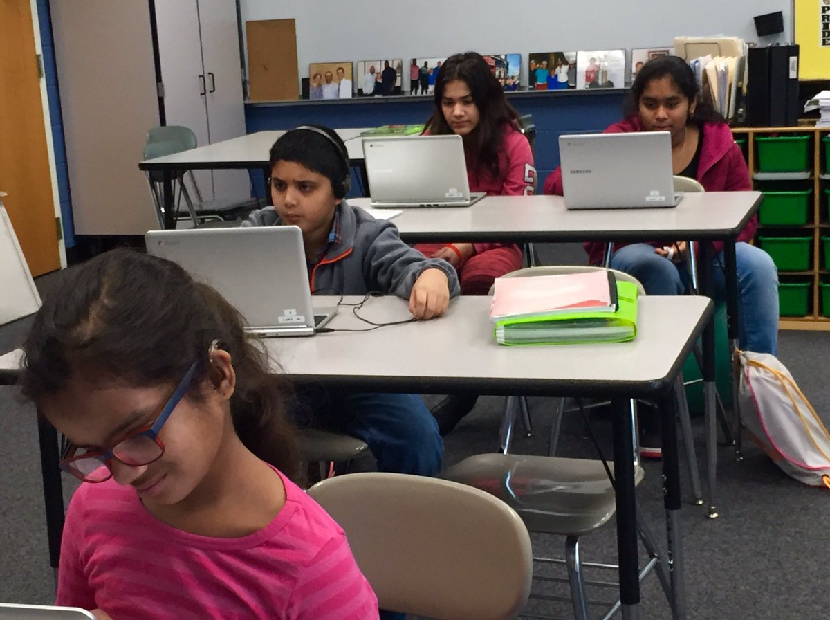 MrsBLevin's tweet photo. Student using @quizizz #GAFE to learn in the classroom! #engagedlearning Thanks @STEMROX for sharing! #inspire67 https://t.co/1FBXgHvxec