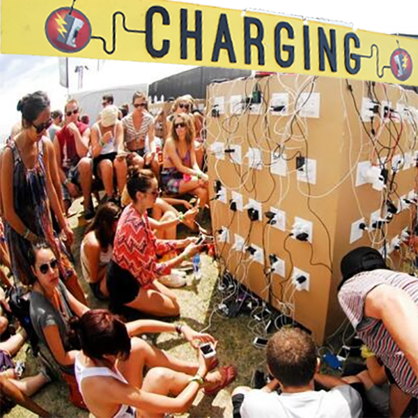CandelCase's tweet photo. Tired of finding a place to charge? Get yourself a phone case designed for festival life!

https://t.co/lpZmqvM0MB https://t.co/szAhc8uSw6